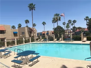 Photo #1: 2389822 Listing