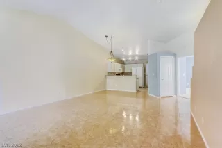 Photo #3: 2389836 Listing 