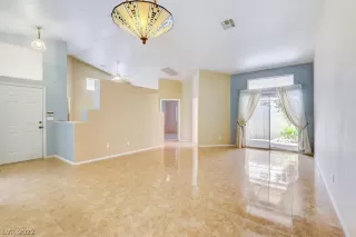 Photo #5: 2389836 Listing 