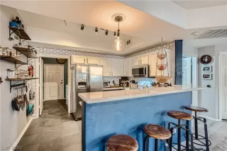 Photo #2: 2389845 Listing 