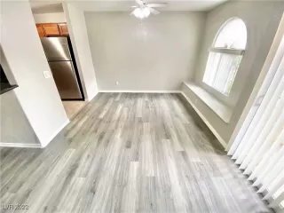 Photo #2: 2389882 Listing 