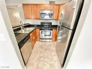 Photo #3: 2389882 Listing 