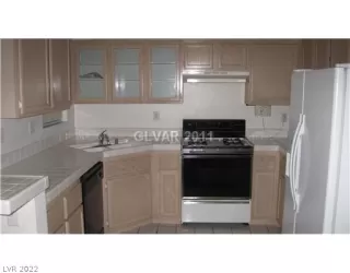 Photo #1: 2389909 Listing 