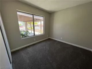 Photo #6: 2389921 Listing