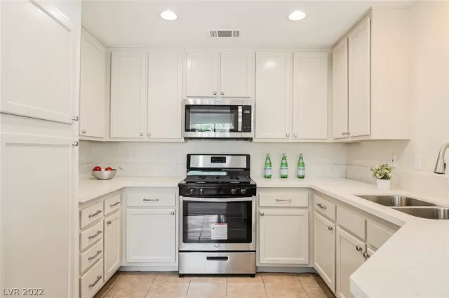 MLS: 2389924 Condo For Sale