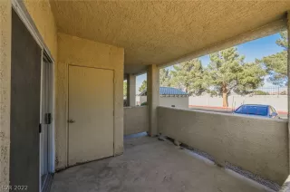 Photo #3: 2389924 Listing