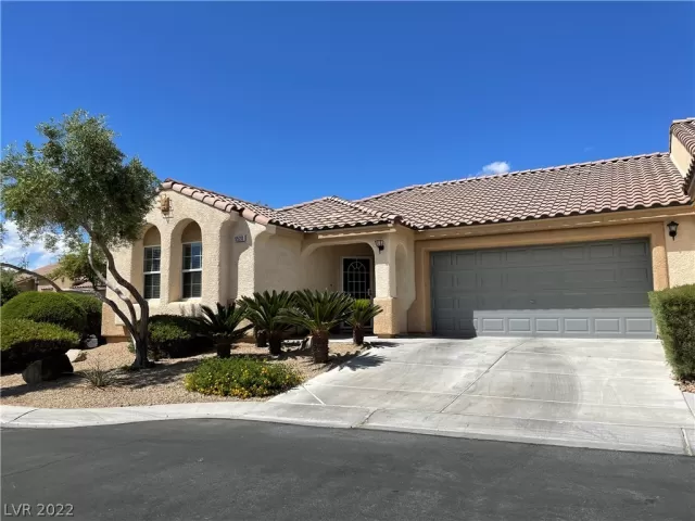 MLS: 2389943 Condo For Sale