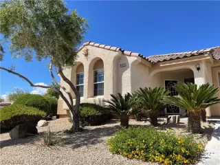 Photo #1: 2389943 Listing 