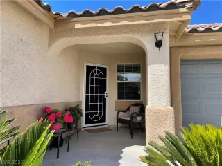 Photo #2: 2389943 Listing 