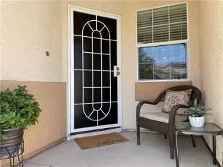 Photo #3: 2389943 Listing 