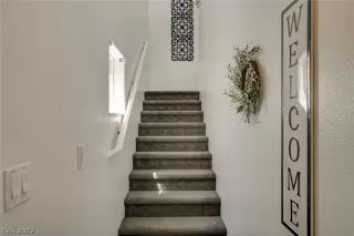 Photo #3: 2389950 Listing 