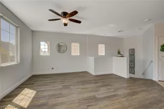 Photo #4: 2389950 Listing 