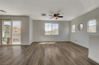 Photo #5: 2389950 Listing 