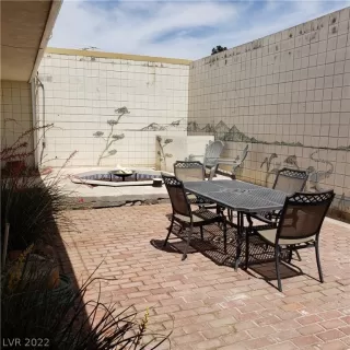 Photo #1: 2389958 Listing