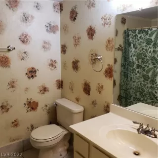 Photo #5: 2389958 Listing