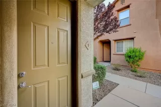 Photo #2: 2389960 Listing