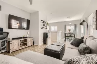 Photo #1: 2389968 Listing