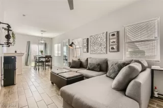 Photo #2: 2389968 Listing