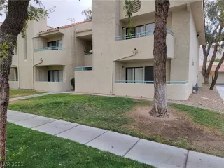 Photo #1: 2389972 Listing 