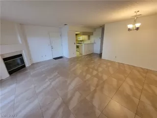 Photo #5: 2389972 Listing 