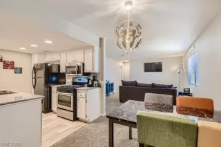 Photo #3: 2389978 Listing