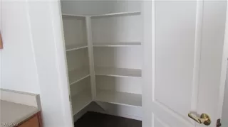 Photo #3: 2389995 Listing