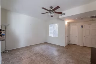 Photo #4: 2390000 Listing