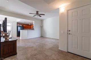 Photo #5: 2390000 Listing