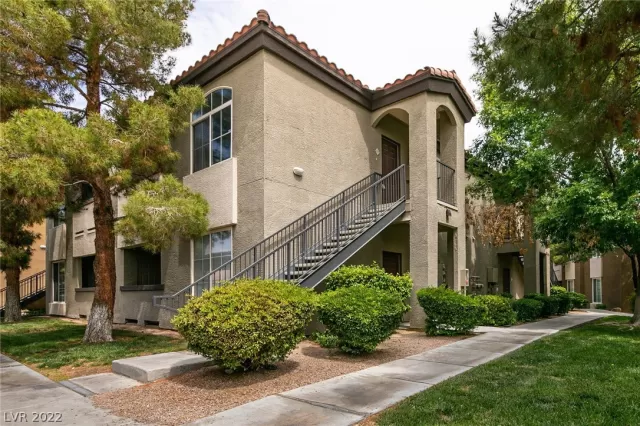 MLS: 2390015 Condo For Sale