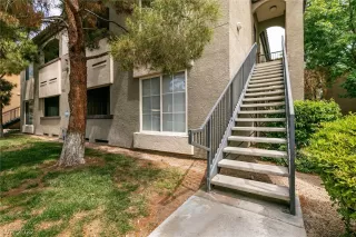 Photo #1: 2390015 Listing