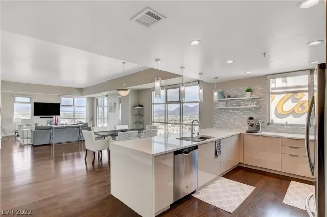 MLS: 2390017 Condo For Sale