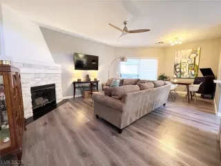 Photo #2: 2390058 Listing 