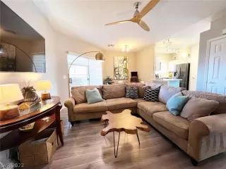 Photo #3: 2390058 Listing 