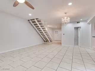 Photo #6: 2390076 Listing 