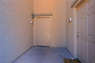 Photo #1: 2390088 Listing 