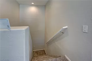 Photo #2: 2390088 Listing 