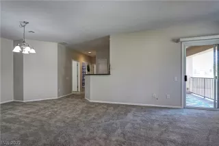 Photo #3: 2390088 Listing 