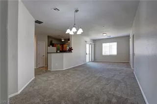 Photo #5: 2390088 Listing 