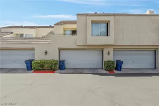 Photo #1: 2390102 Listing