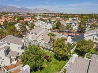 Photo #2: 2390102 Listing