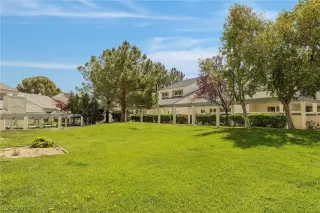 Photo #6: 2390102 Listing