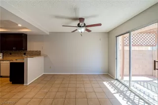 Photo #5: 2390105 Listing