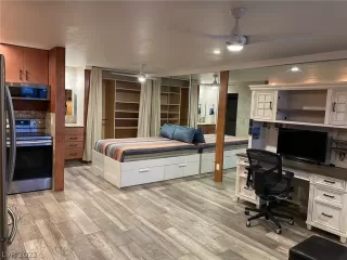 Photo #4: 2390111 Listing