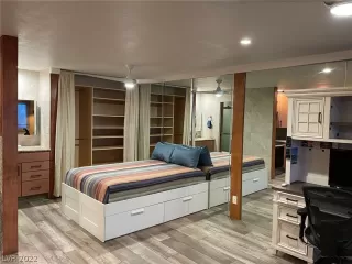 Photo #5: 2390111 Listing