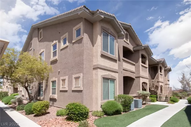 MLS: 2390113 Condo For Sale