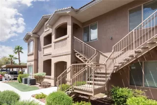 Photo #1: 2390113 Listing