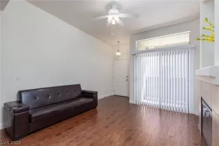 Photo #3: 2390113 Listing