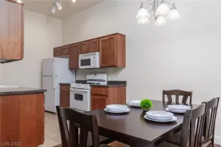 Photo #6: 2390113 Listing