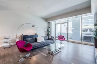 Photo #1: 2390129 Listing