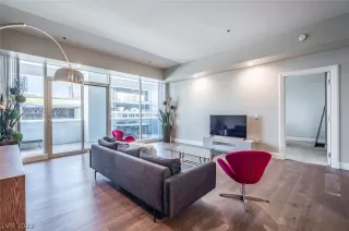 Photo #3: 2390129 Listing